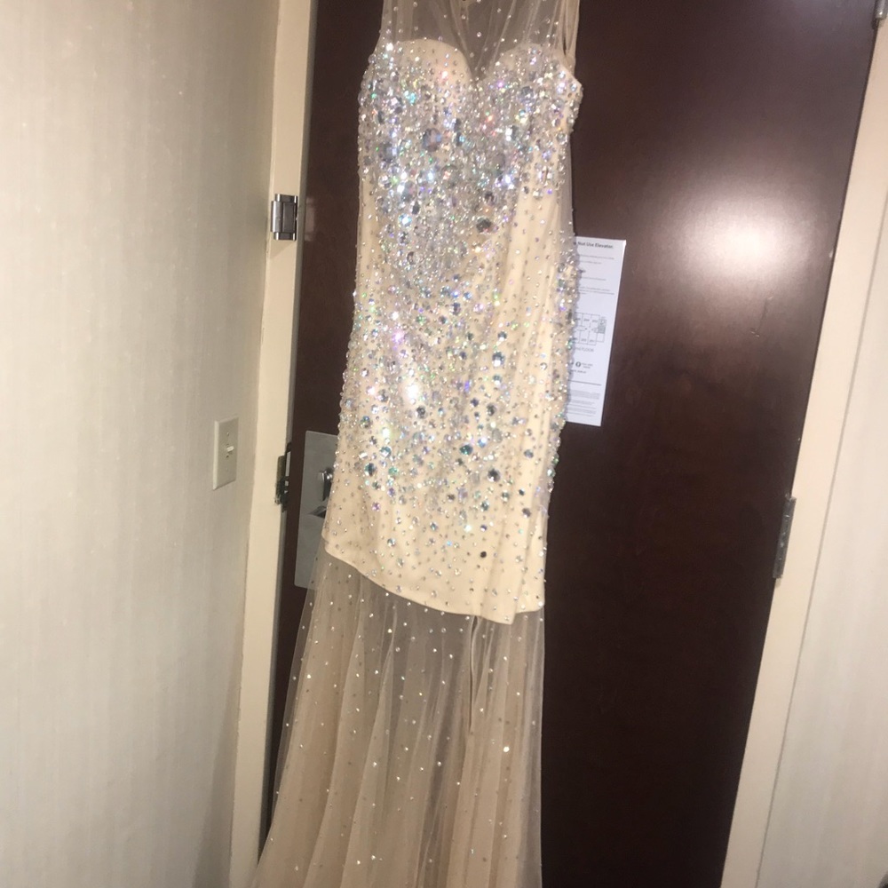 Prom dress - Picture 3 of 4